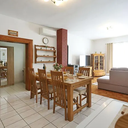 Seaview Aida Apartment *